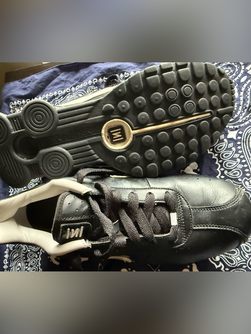 Black Nike Shox Athletic Sneakers with Textured Sole W size 10